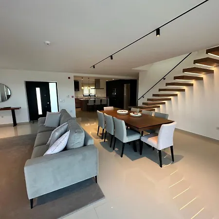 Вилла Lux House *
