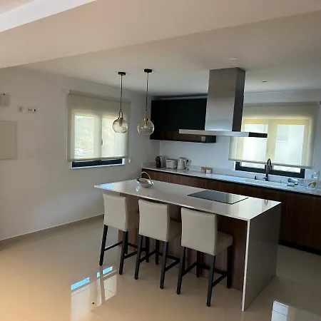 Lux House Вилла Лейрия