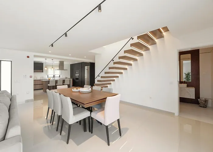 Lux House Βίλα Λεϊρία