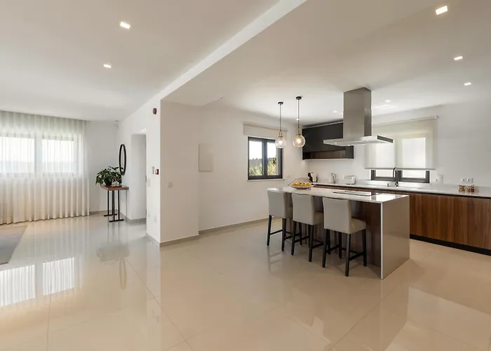 Lux House * Λεϊρία